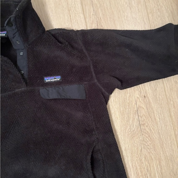 PATAGONIA Black Quarter Zip - Picture 2 of 4